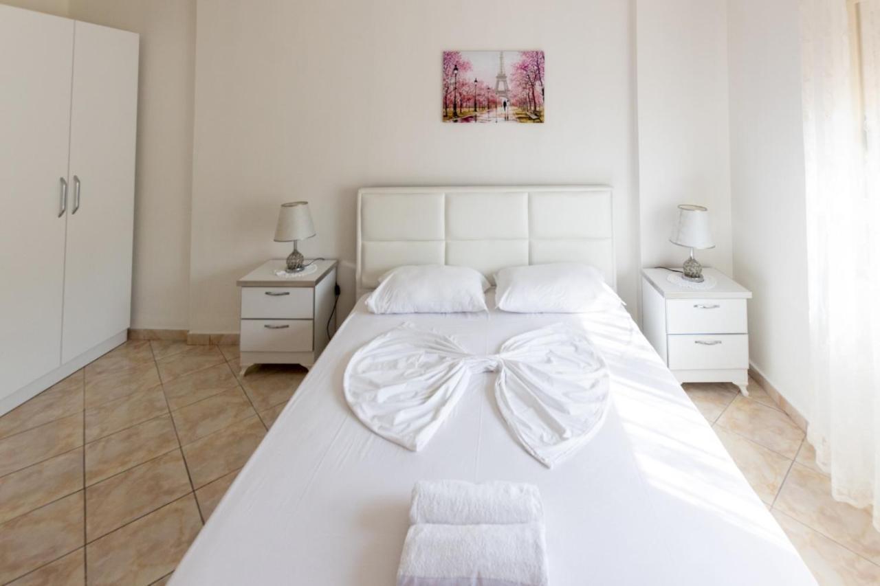 Spacious 2 Bedroom Apartment In Durres Beach Exterior photo